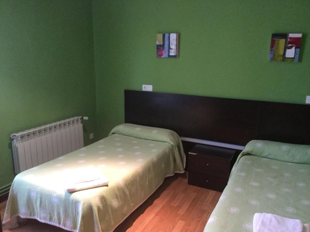 Hostal Carazo Torquemada ภายนอก รูปภาพ