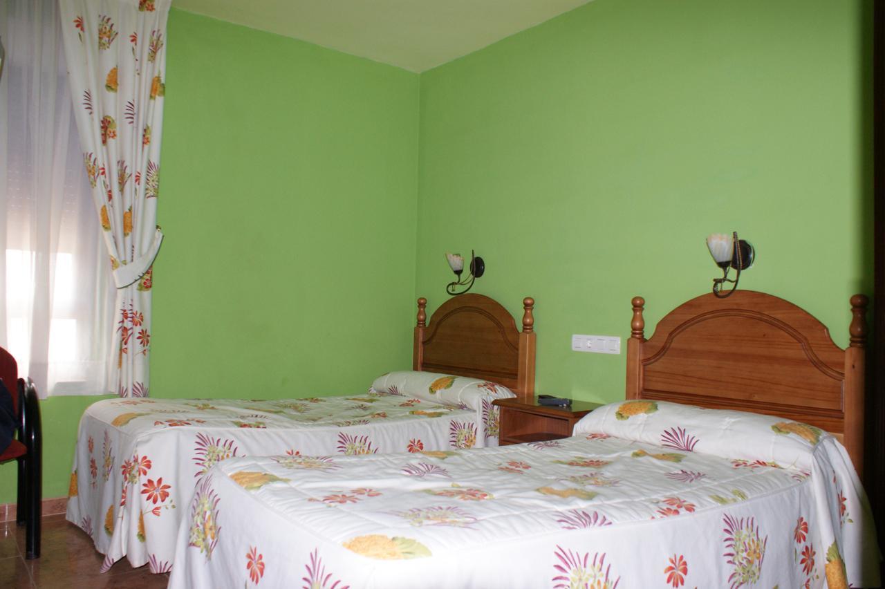 Hostal Carazo Torquemada ภายนอก รูปภาพ