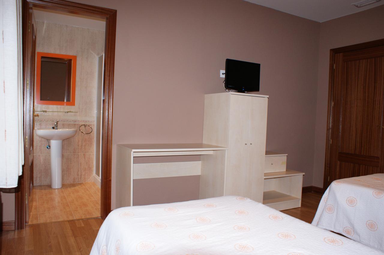 Hostal Carazo Torquemada ภายนอก รูปภาพ