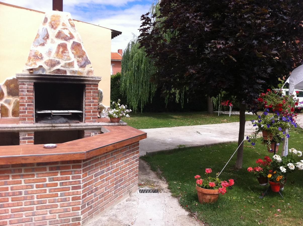 Hostal Carazo Torquemada ภายนอก รูปภาพ