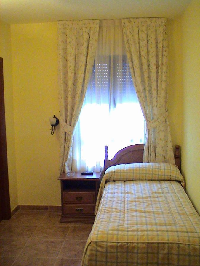 Hostal Carazo Torquemada ภายนอก รูปภาพ